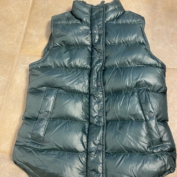 J. Crew XS puffer vest - Picture 4 of 7